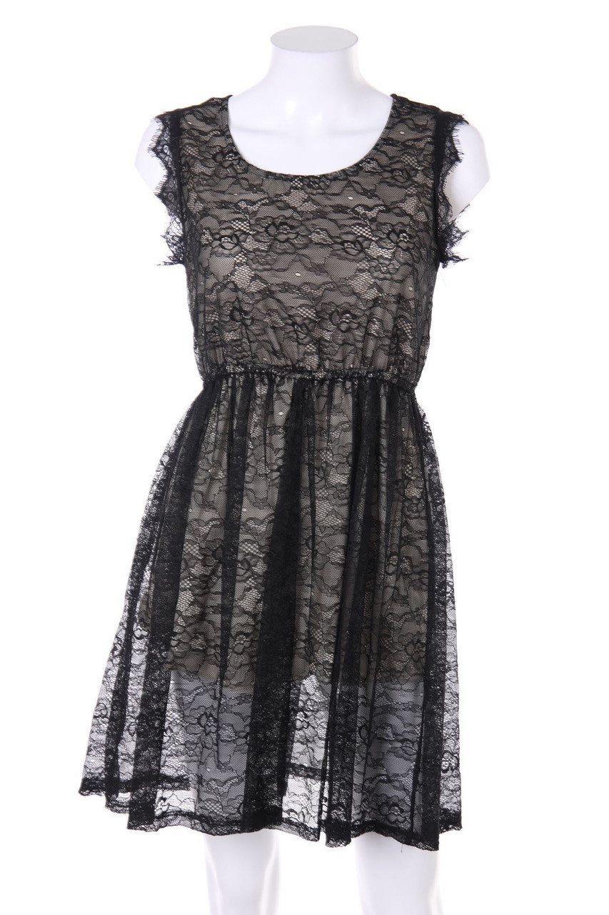 Sweet Girl - Lace Dress - M