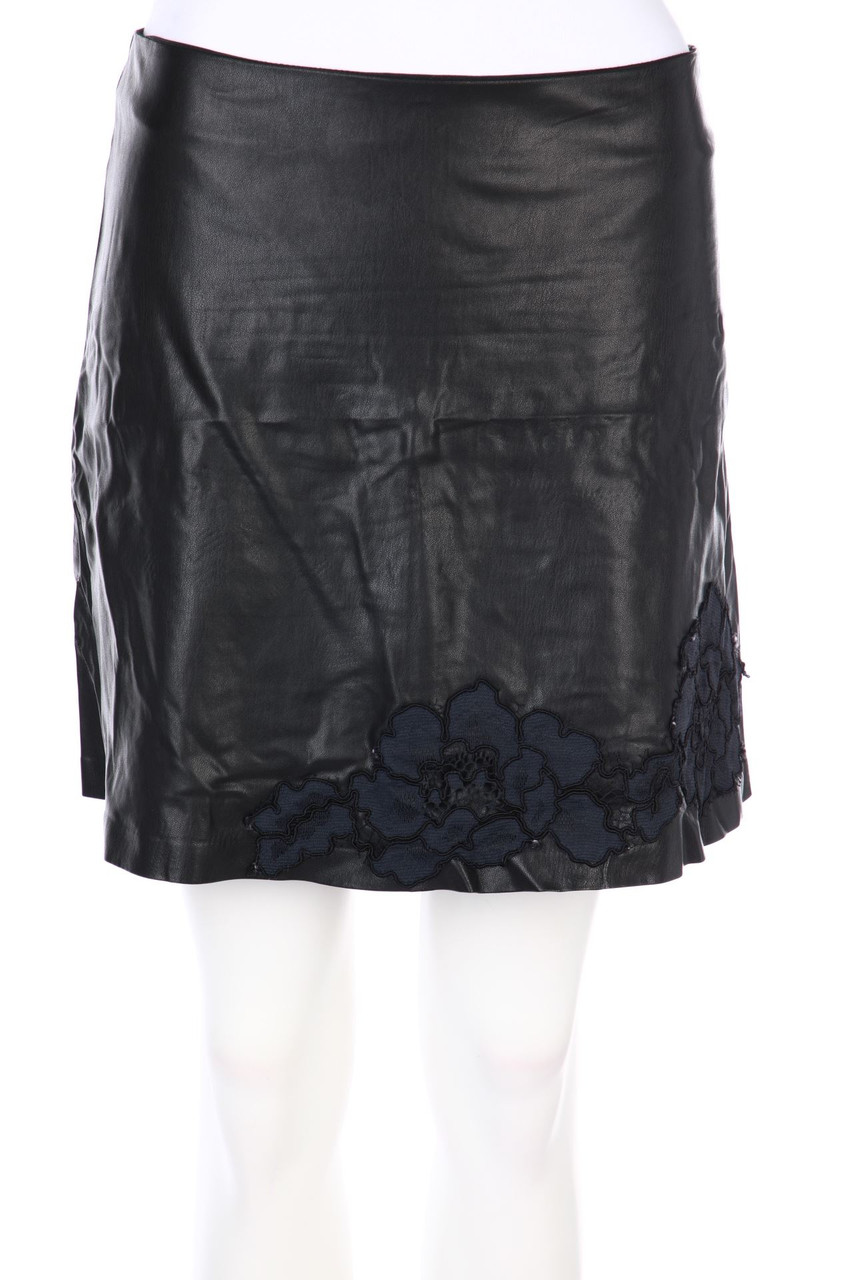 cop.copine - Faux Leather Skirt with Embroideries - D 38