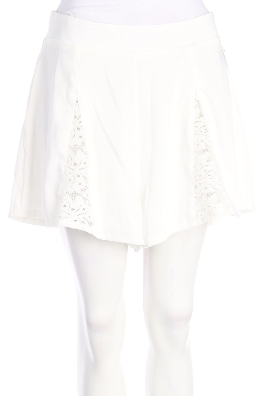 PEACE + LOVE - Shorts with Lace Insert - D 40
