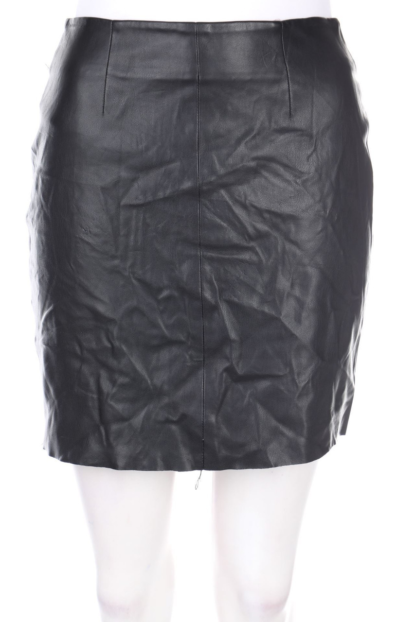 ZARA - faux leather mini-skirt - S