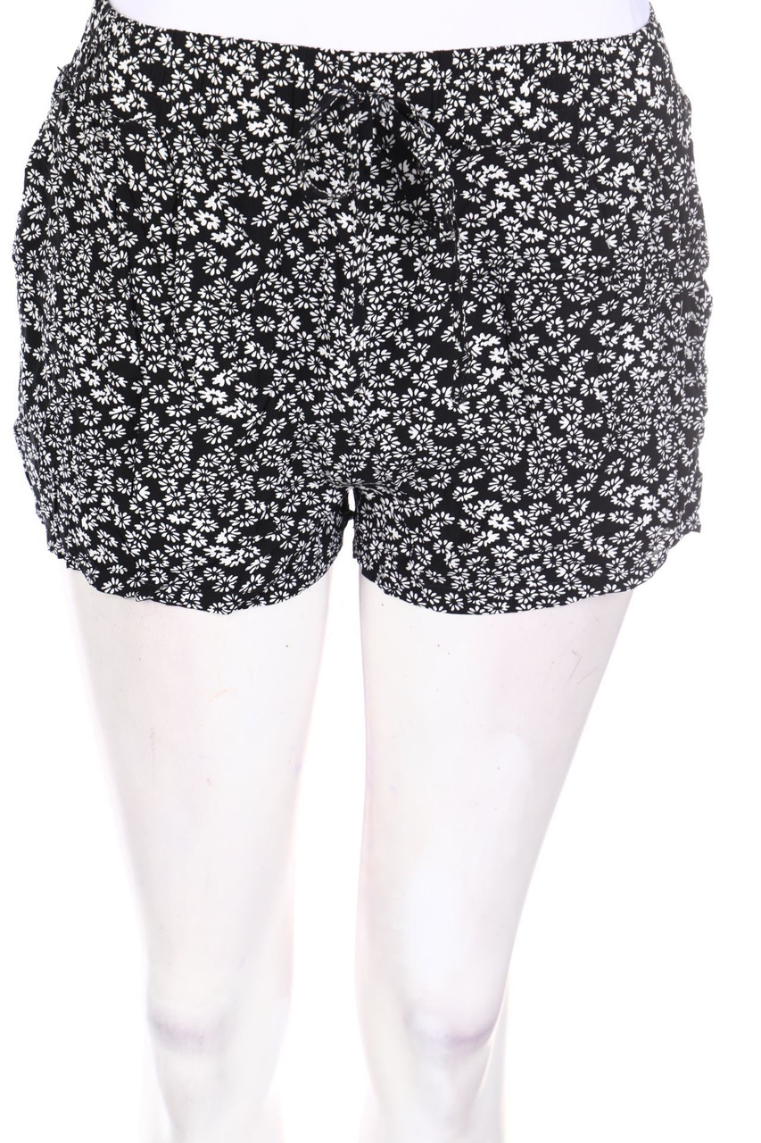 Chicorée - Shorts with Flower Print - XS