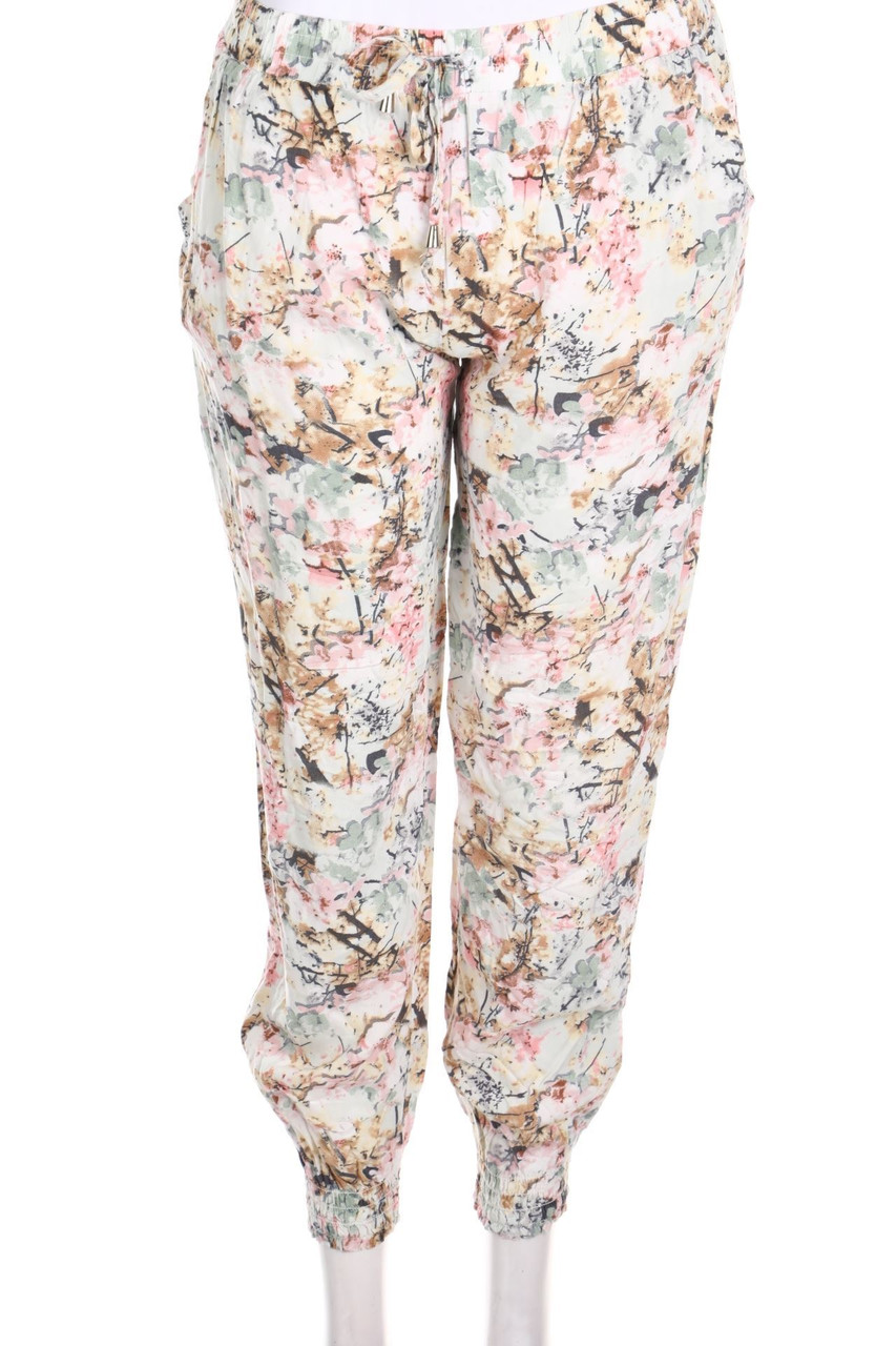 Hailys - Jogger-Hose mit floralem Muster - S