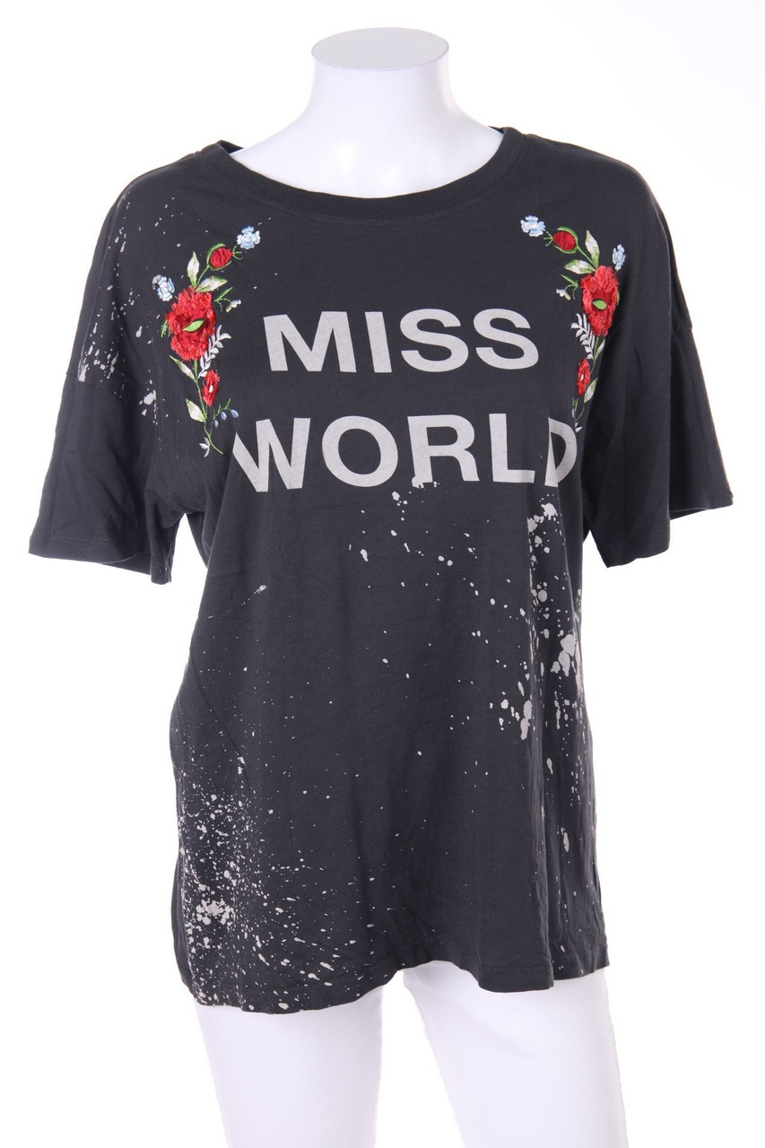 Bershka - Print-Shortsleeve-Shirt with Embroideries - M