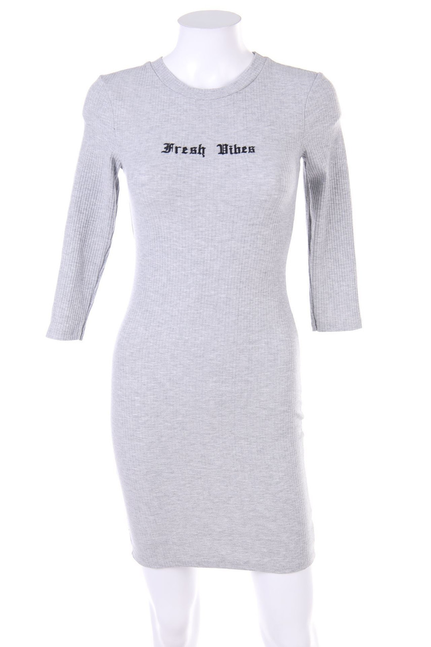 Bershka - Stretch-Dress with Embroideries - S