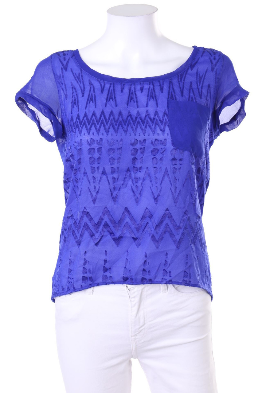 Bershka - Shortsleeve-Shirt with Zig Zag Pattern - M