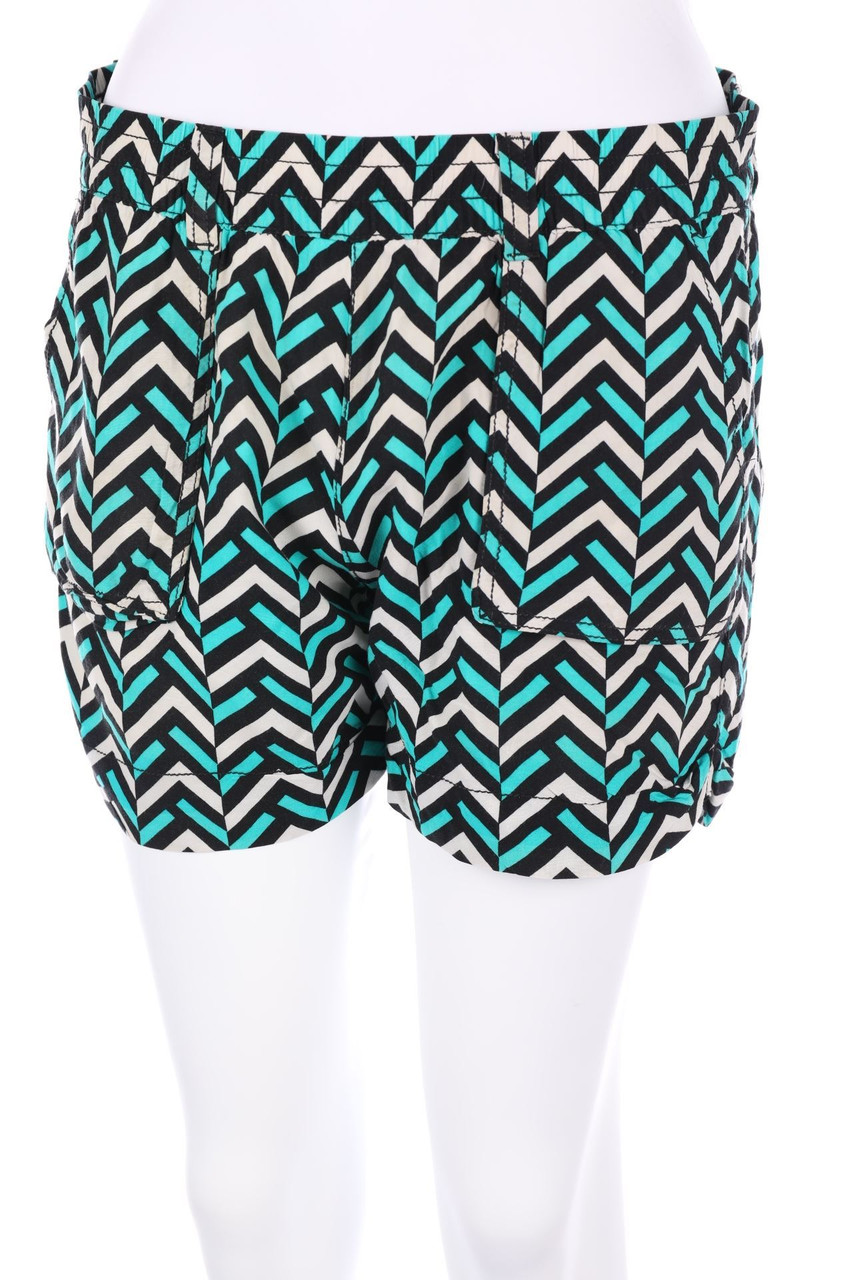 Yessica by C&A - Shorts with Zig Zag Pattern - W32