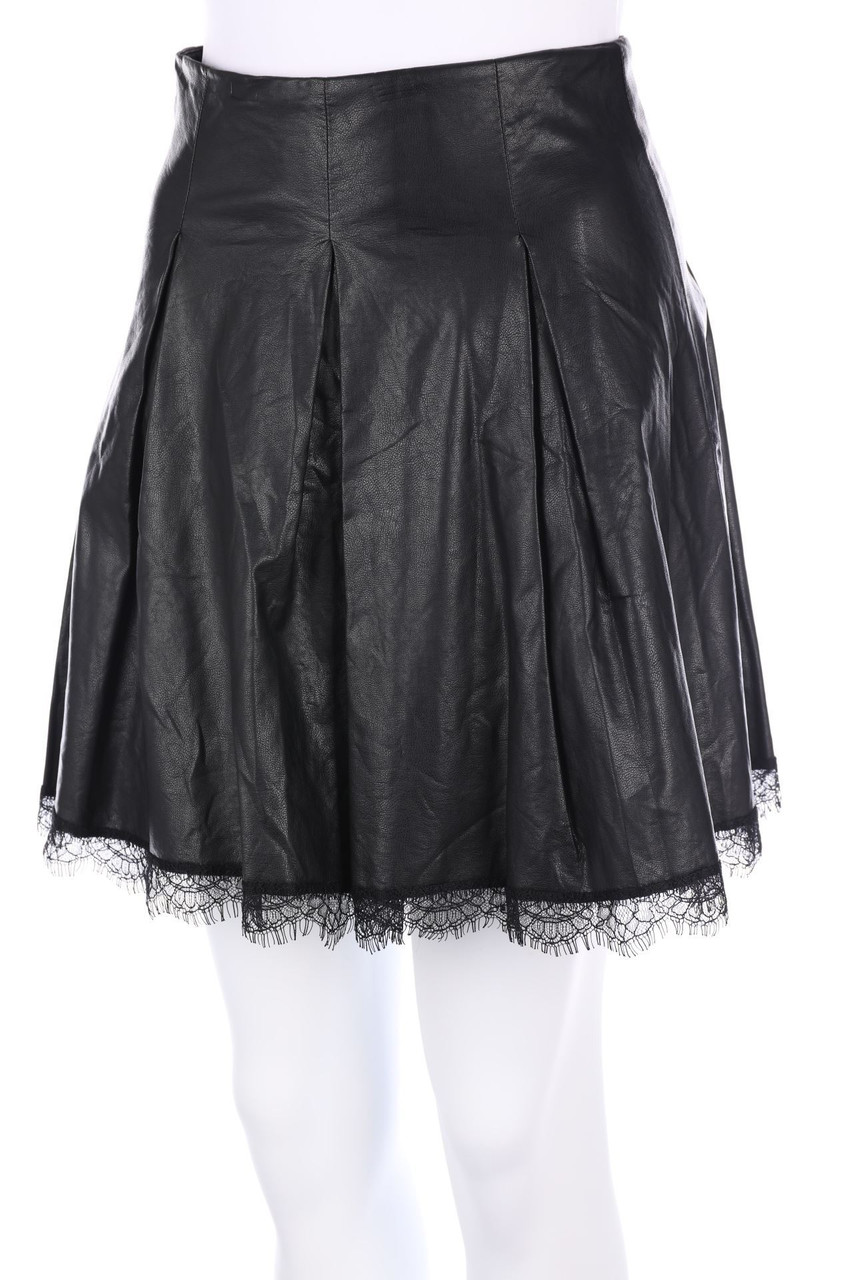 ZARA - Falten-Faux Leather-Mini-Rock mit Spitze - XS