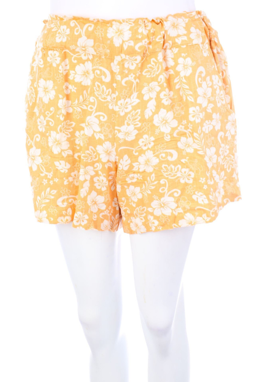 CLOCKHOUSE by C&A - Shorts with Flower Print - D 36