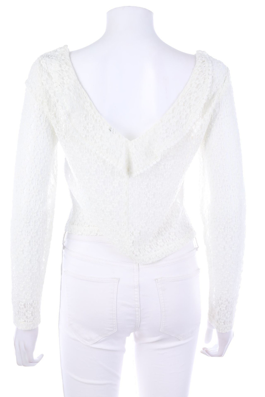 No Label - Cropped-Lace-Longsleeve-Shirt with Deep Back Cutout - D 40