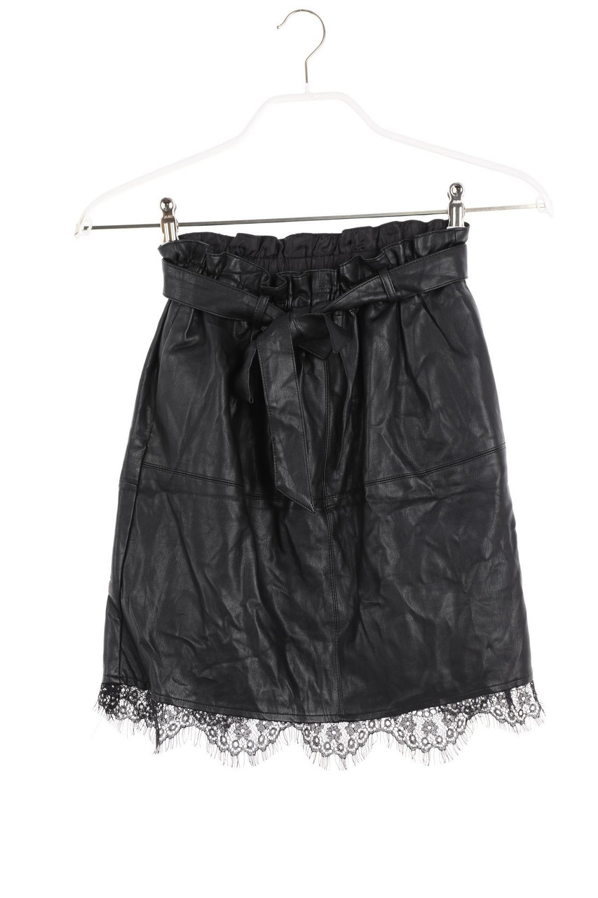 ZARA - Faux Leather-Mini-Rock mit Spitze - XS
