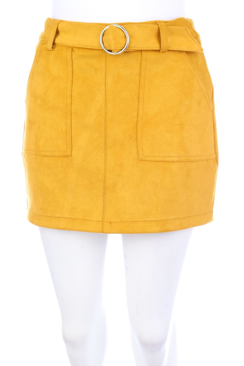 Bershka - faux leather mini-skirt with Belt - S