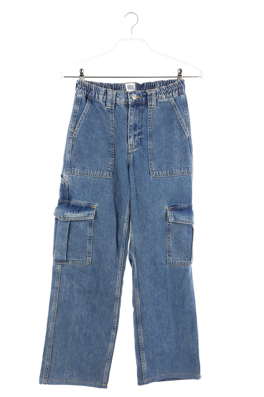 URBAN OUTFITTERS - Boyfriend-Jeans mit aufgesetzten Taschen - W26