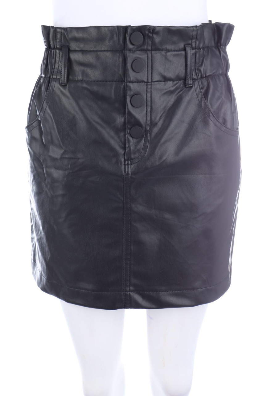 ZARA - faux leather mini-skirt with Elastic Band - M