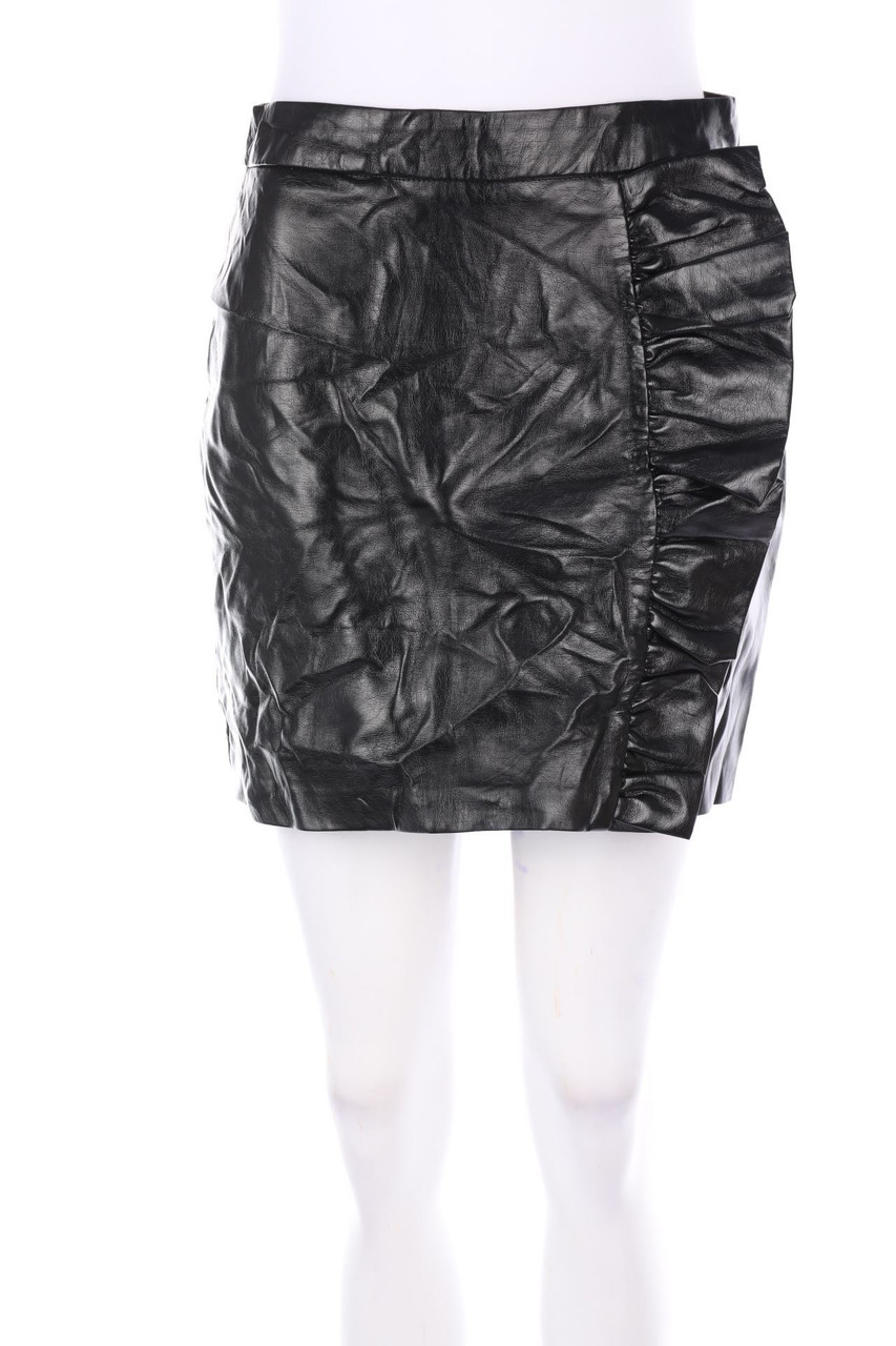 Stradivarius - faux leather mini-skirt with Volants - D 34