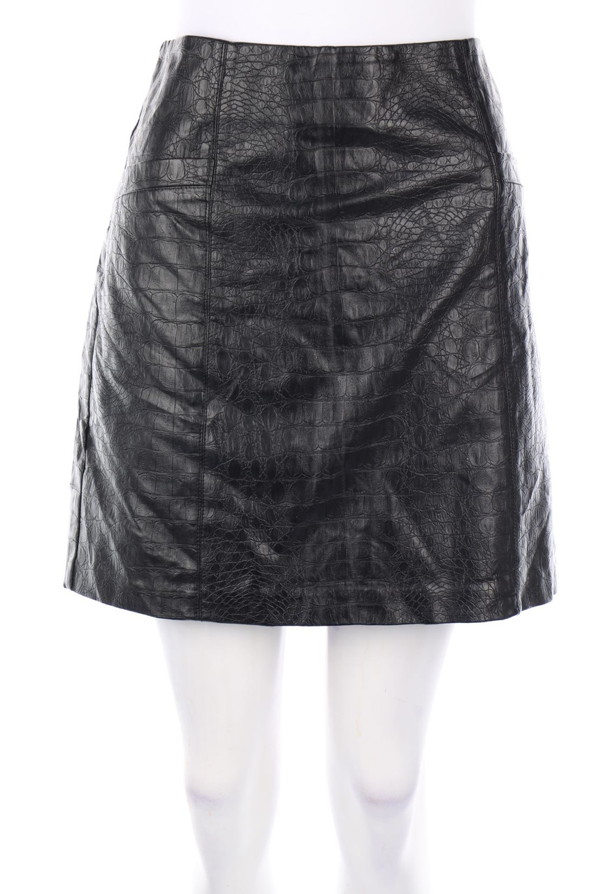 NEW LOOK - Faux Leather-Rock - D 38