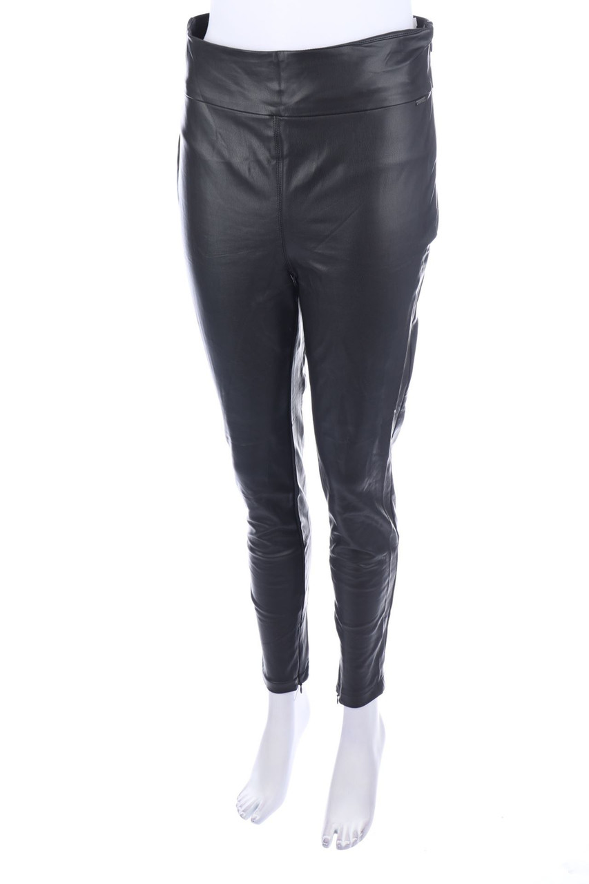 GUESS - Faux Leather Leggings with Logo Application - L