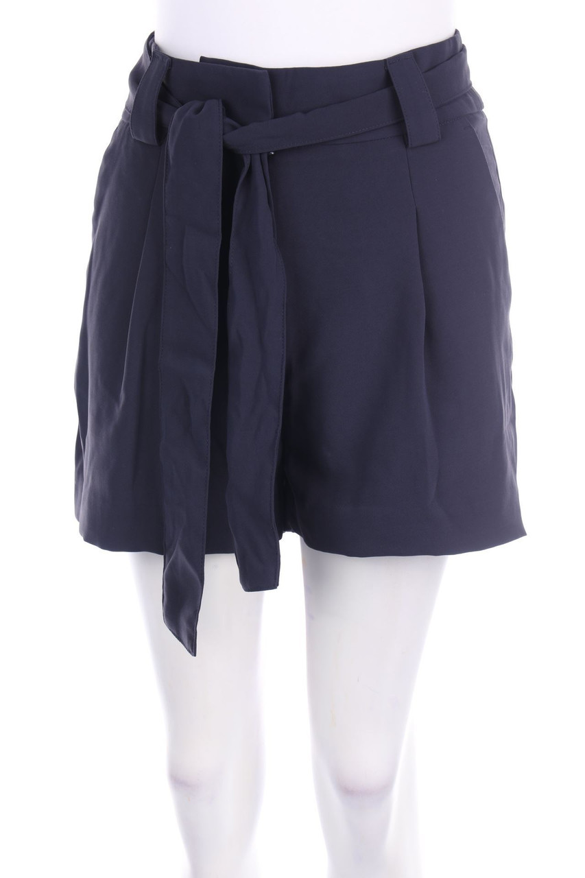 H&M - Shorts mit Gürtel - D 34