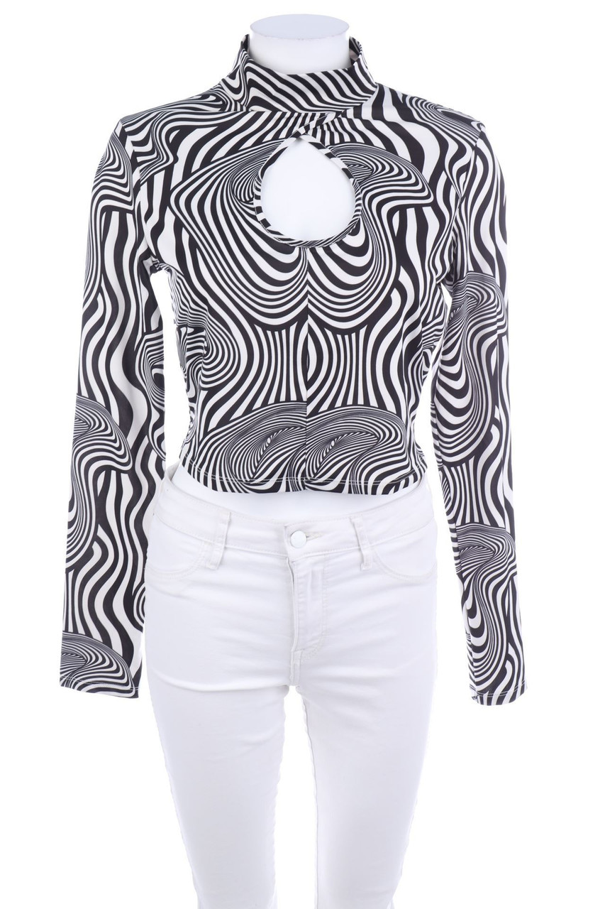 Bershka - Blouse with Cut-Out - L