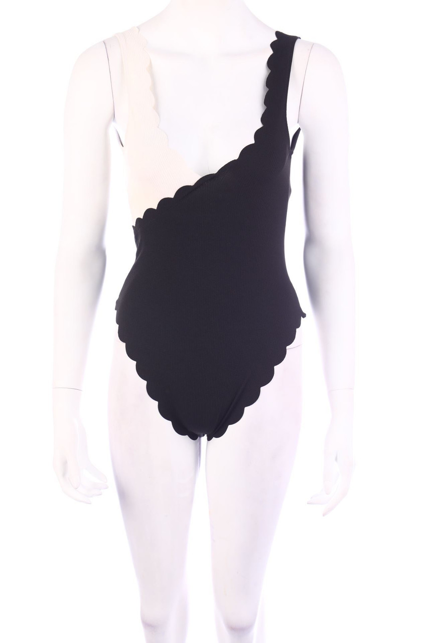 SHEIN - Body mit Muschelsaum - M