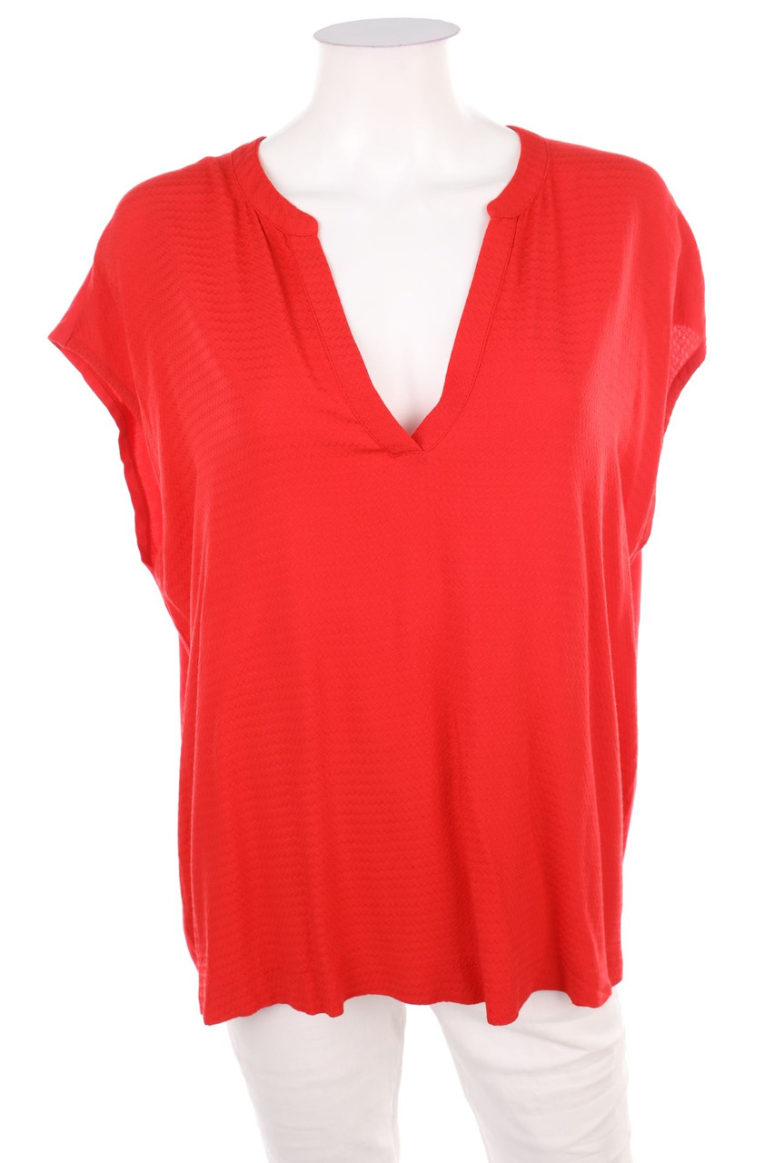 s.Oliver - Shortsleeve Blouse with Deep Plunge Neckline - XL