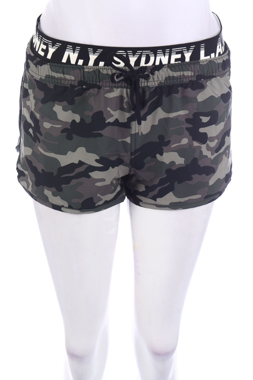 SECONDHAND - Shorts with Camouflage-Print - S