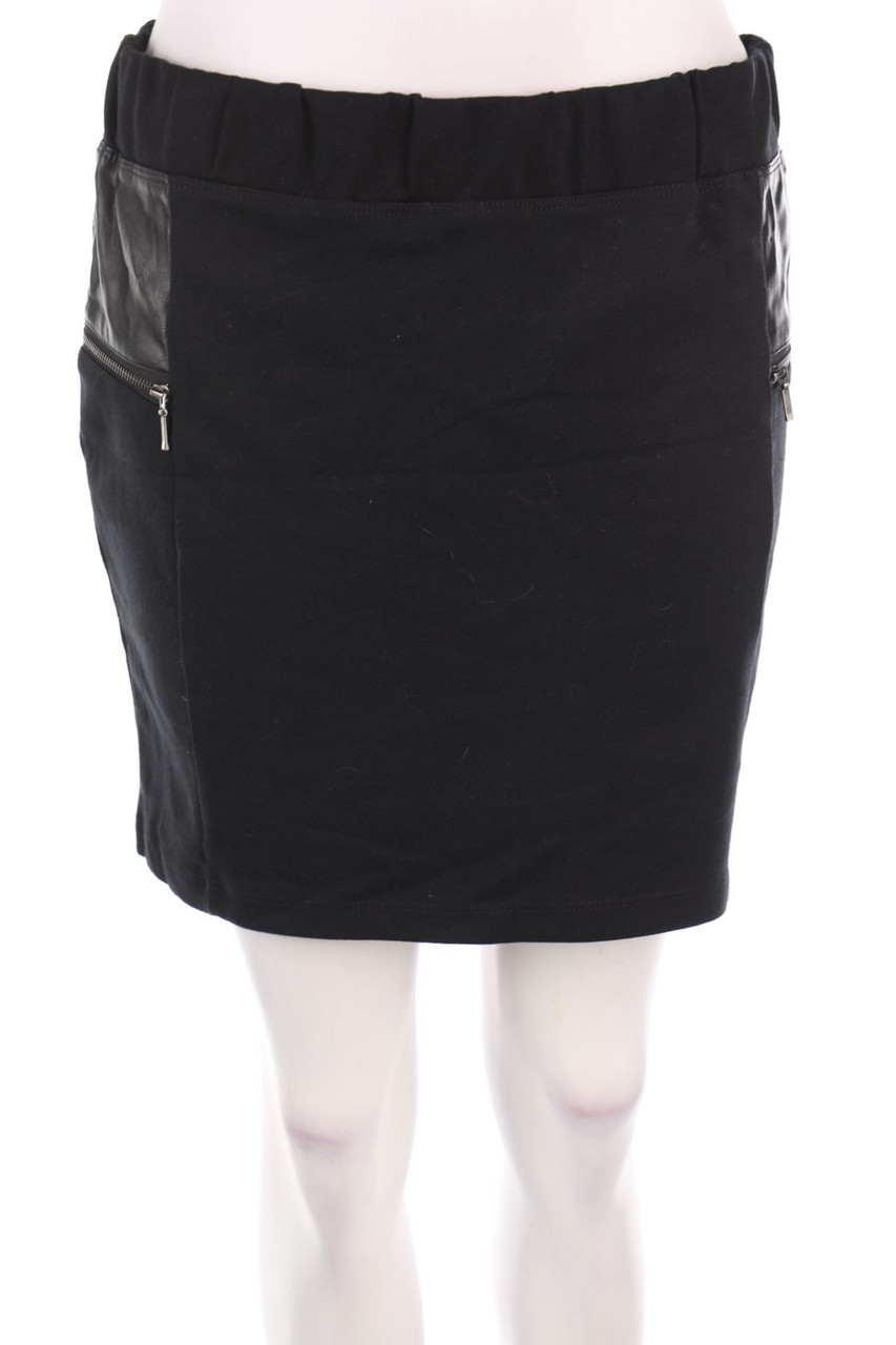TAKKO - Skirt with Faux Leather Details - D 40