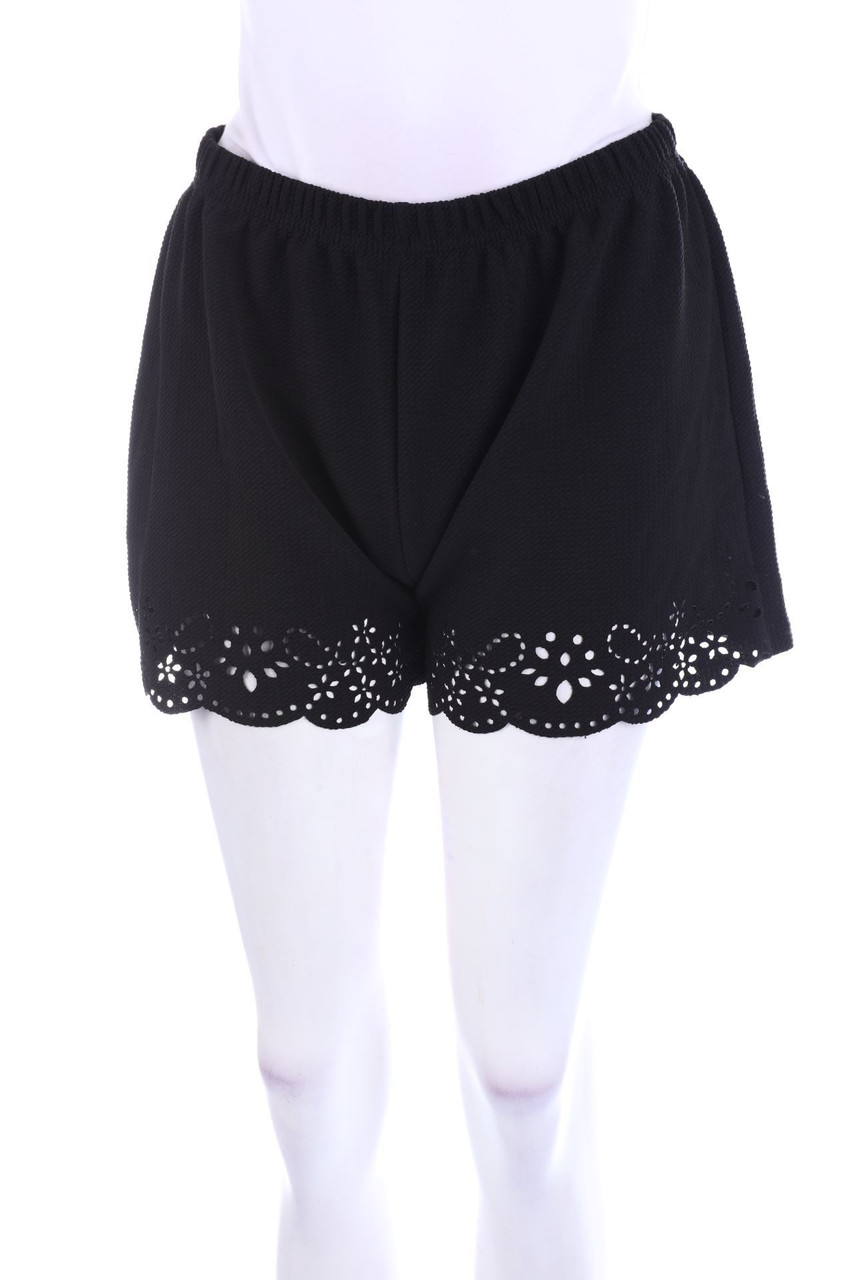 SECONDHAND - Shorts with Eyelet Lace - M