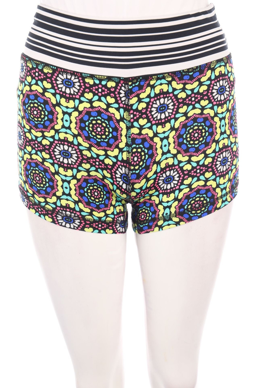 LIVE LOVE DREAM - Shorts - M