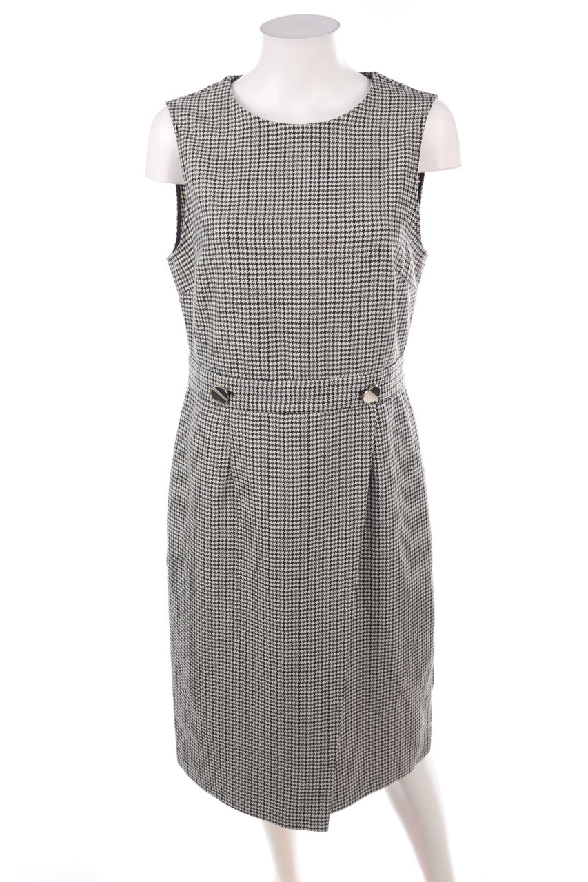 H&M - Etui-Kleid mit Schmuck-Knöpfen - XL