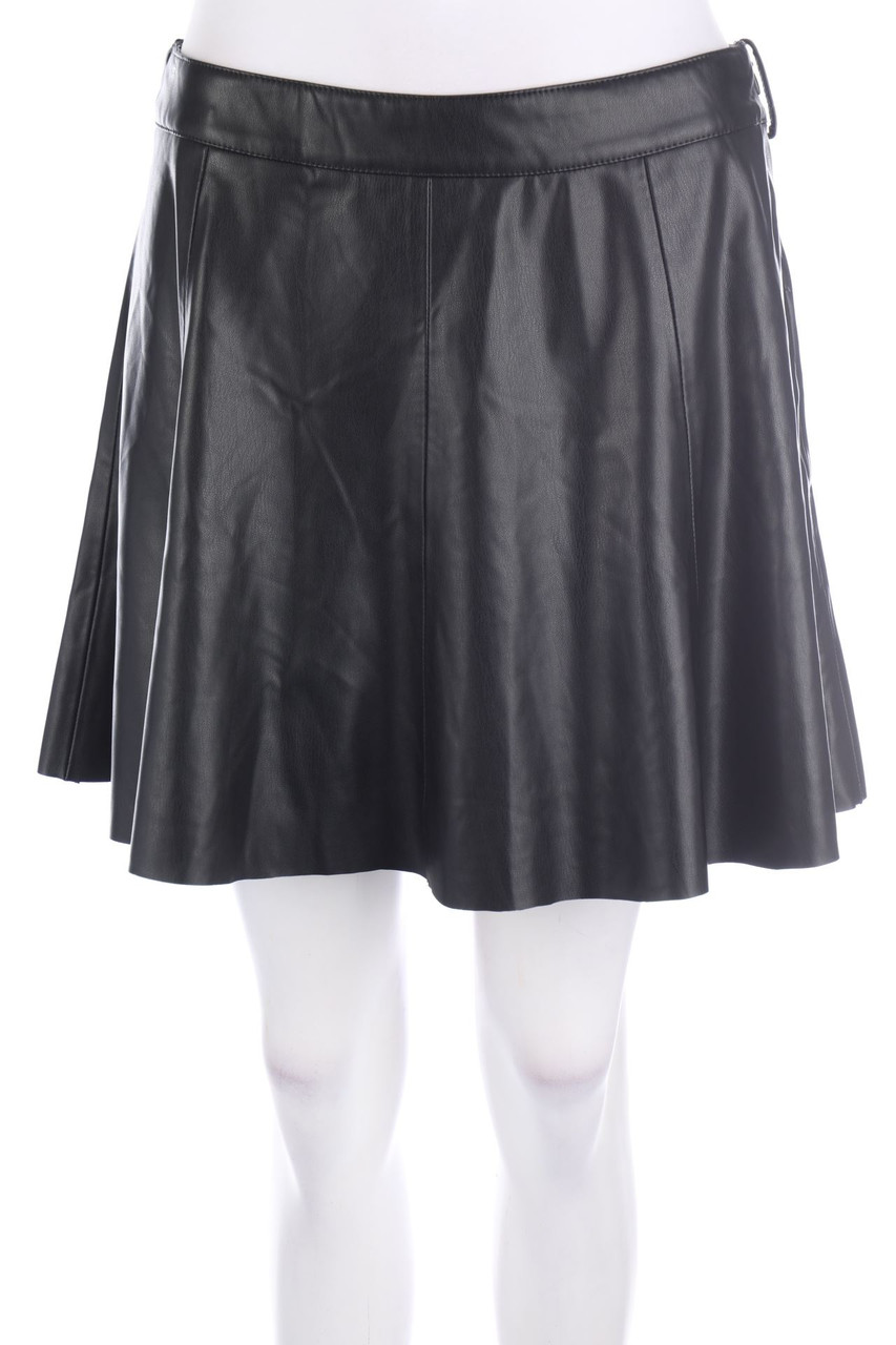 ZARA - faux leather mini-skirt - L