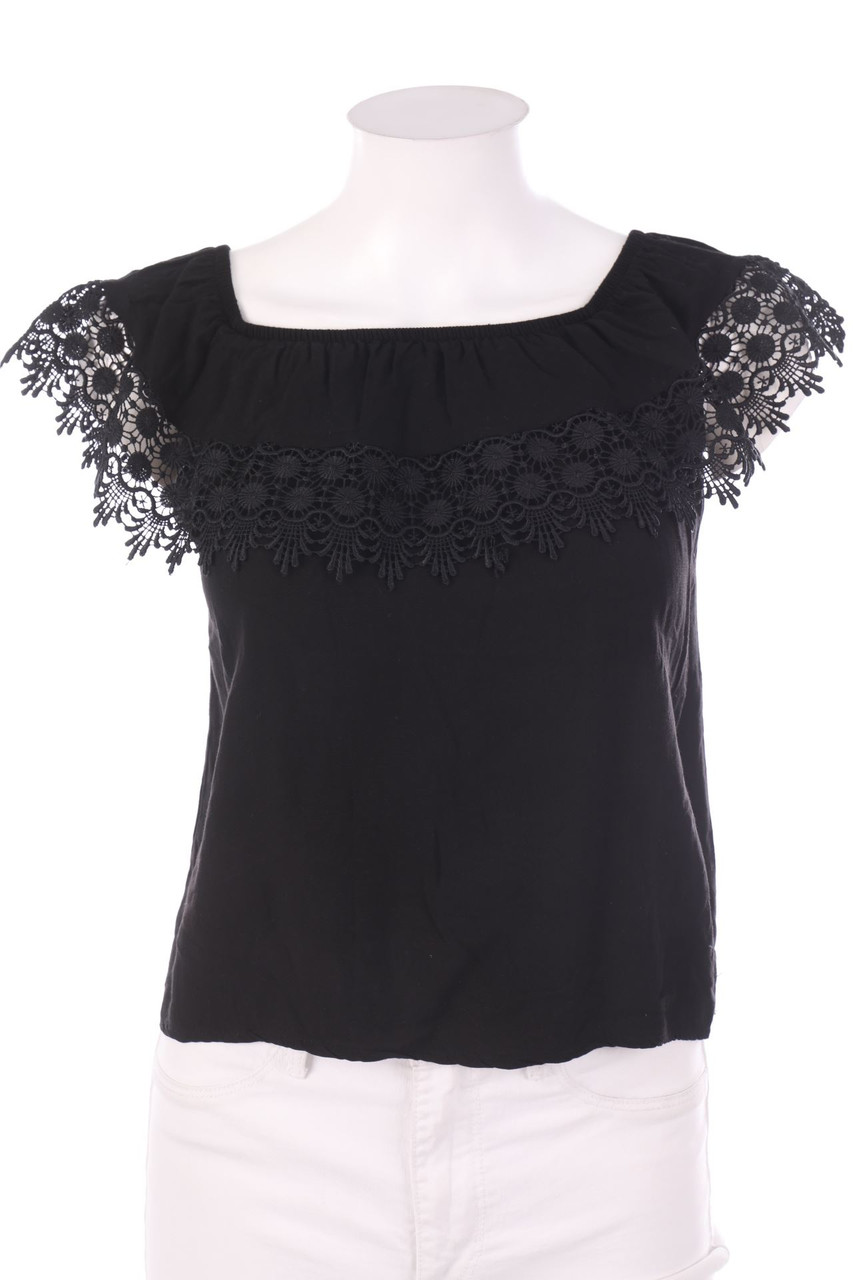 SECONDHAND - Shortsleeve-Shirt with Crochet Knit Details - S