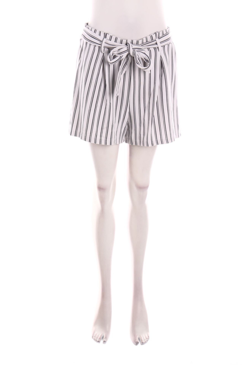 page one - Shorts - L