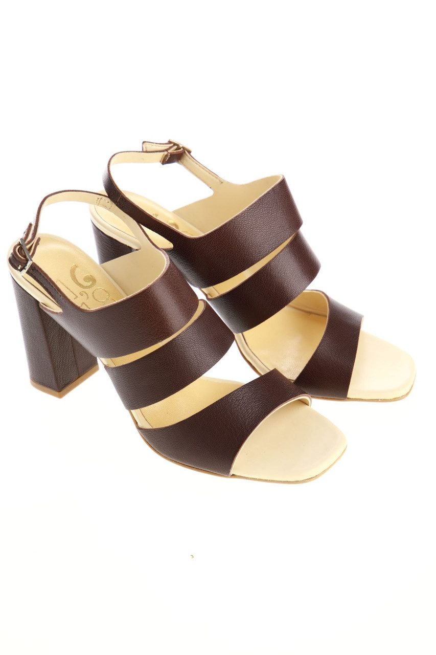 1,618 - Leather high heel sandals